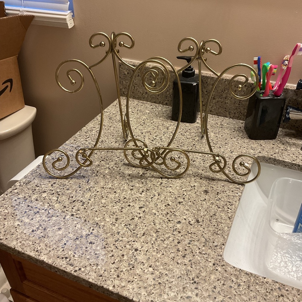 Brass photo frame holders
